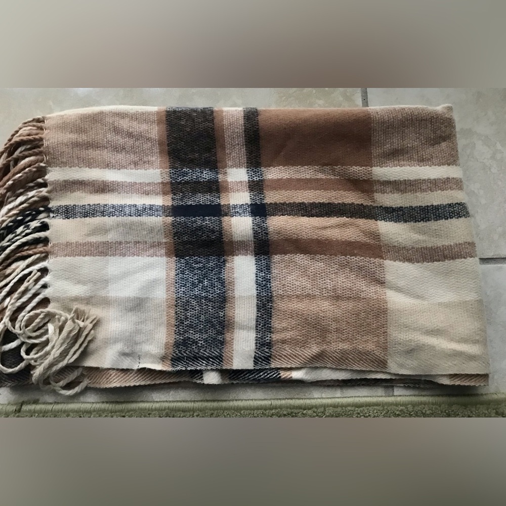 Women’s scarf